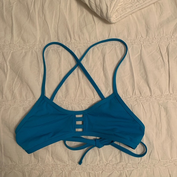 Jolyn Swim top - Picture 3 of 7